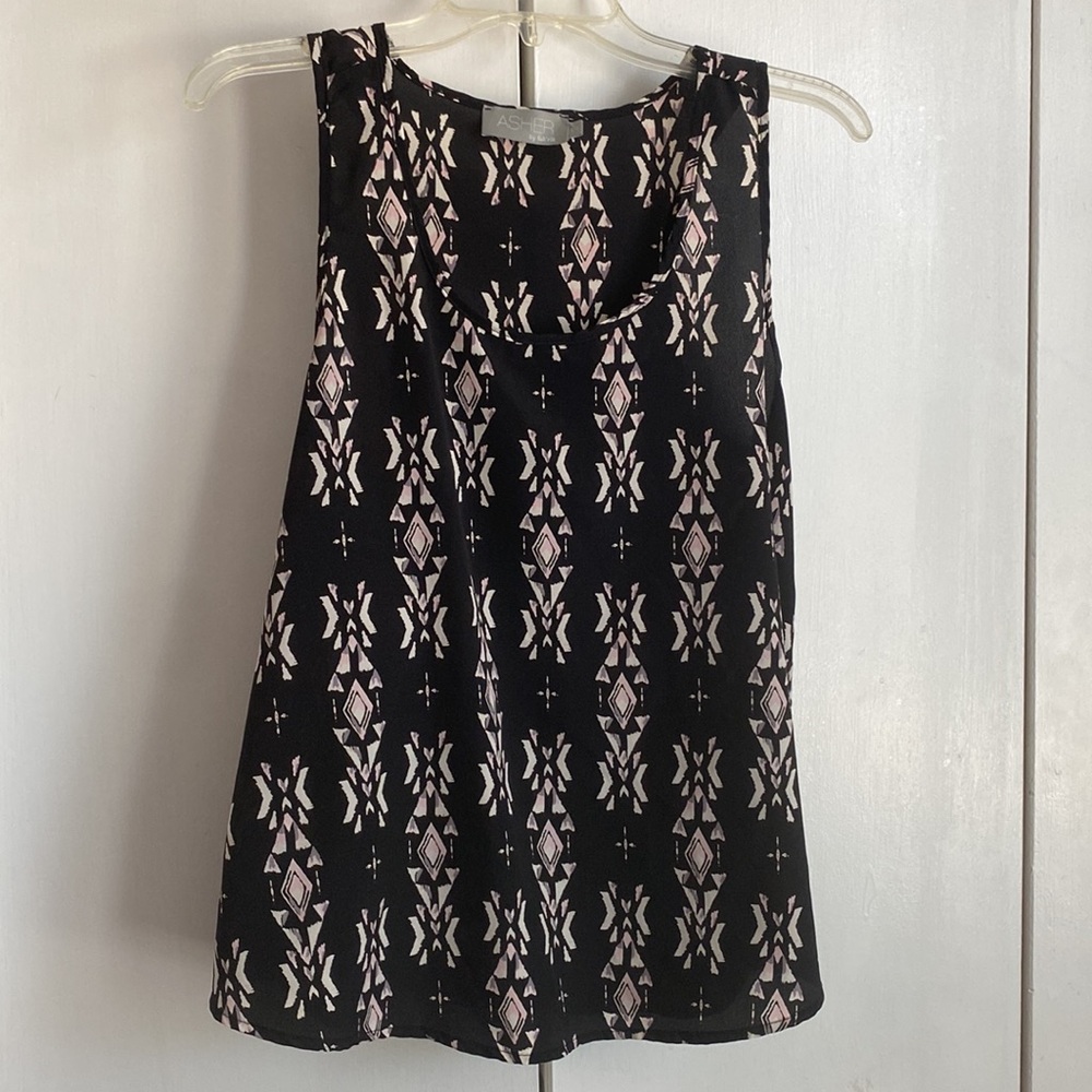 Scoop neck tank